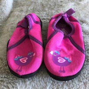 Pink bird Toddler water pool yard non slip shoes in size 5/6